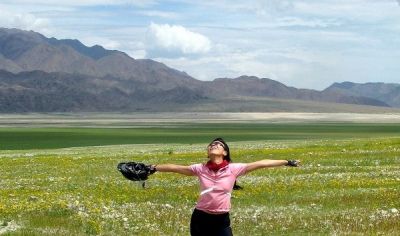 Moey Chen Lim Cycling on the  tour with redspokes